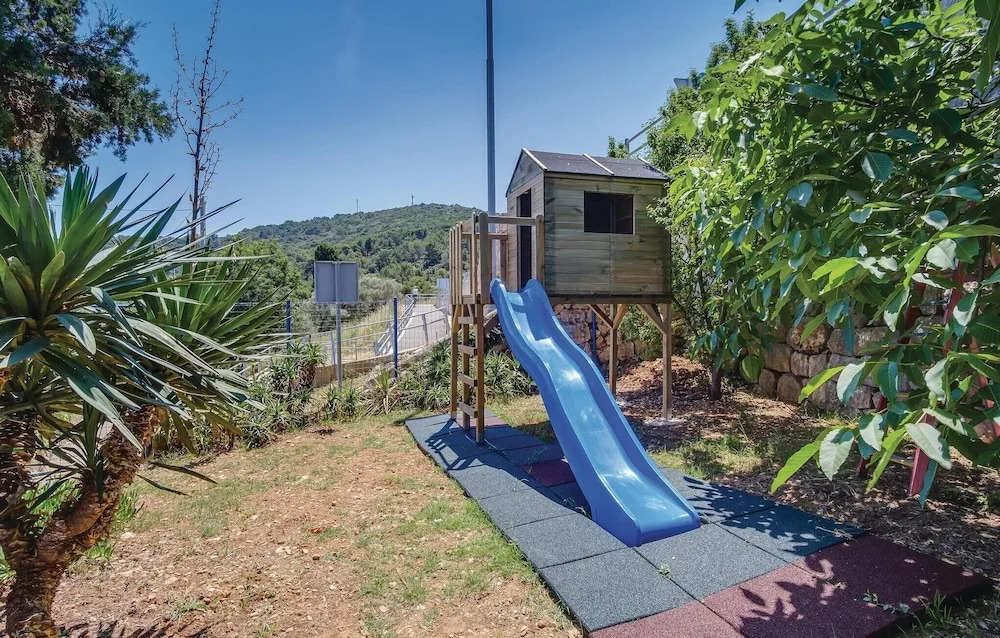 Nice Home In Mali Losinj With Sauna