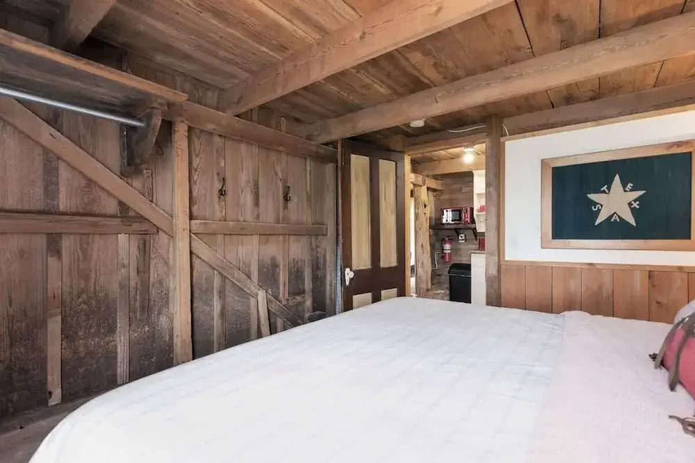 Gorgeous Barn Cabin 10min From Main St!