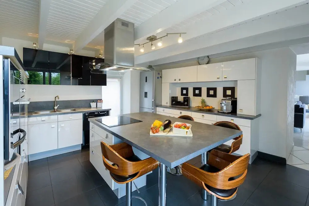 Peaceful Holiday Home in Plouguin with Indoor Pool