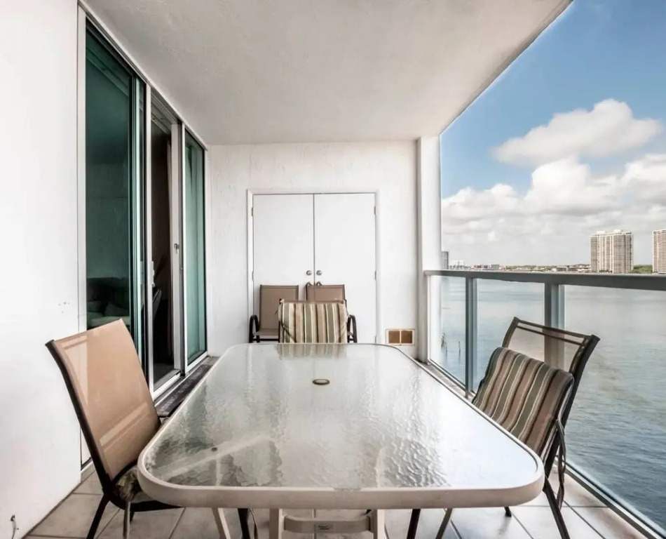 Le Marina Bay 909 - Condo 4 People, Sunny Isles