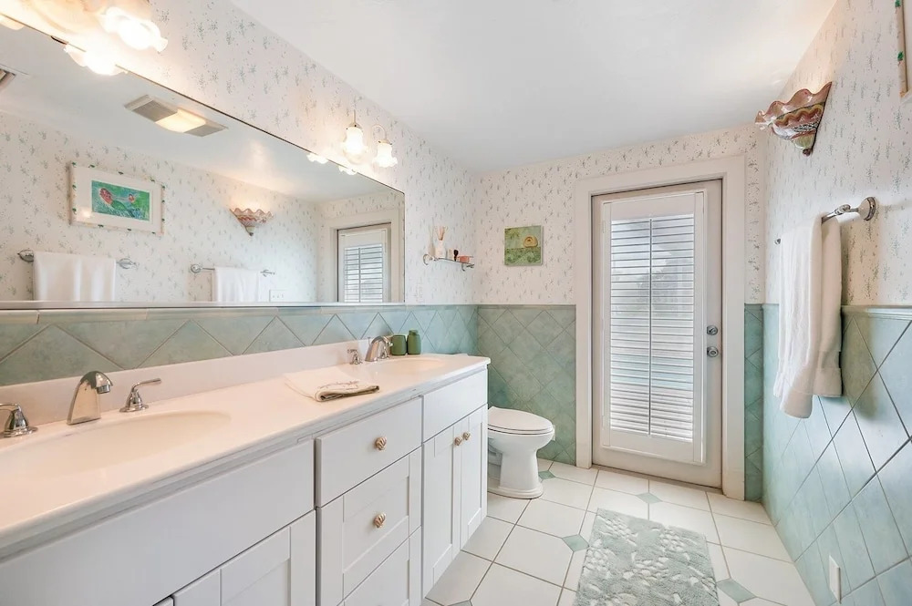 3106 Ave F - The Retreat 3 Bedroom Home