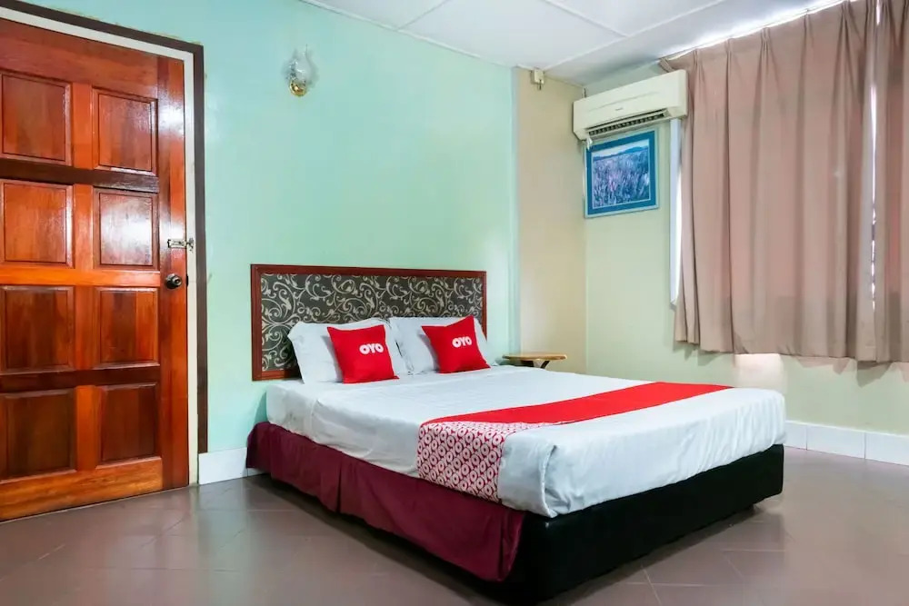 OYO 89997 Kurnia Hotel