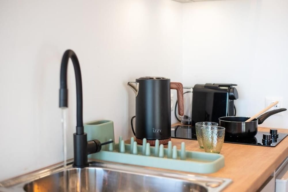 AeroHill Suites Near Athens Airport By SEM