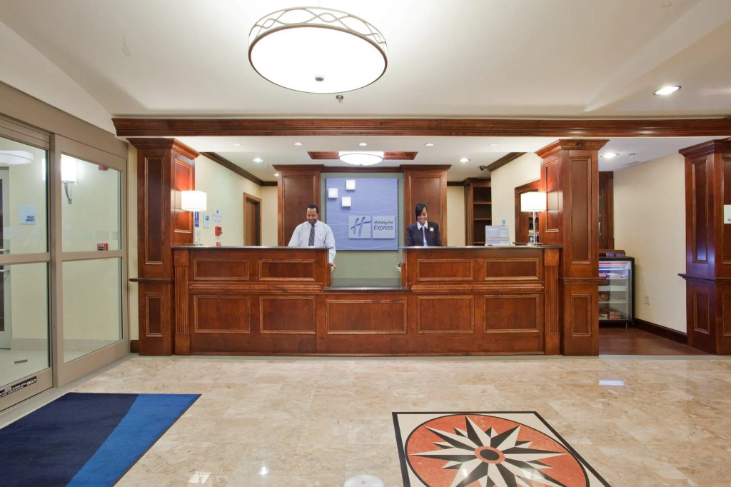 Holiday Inn Express Hotel & Suites Fredericksburg by IHG