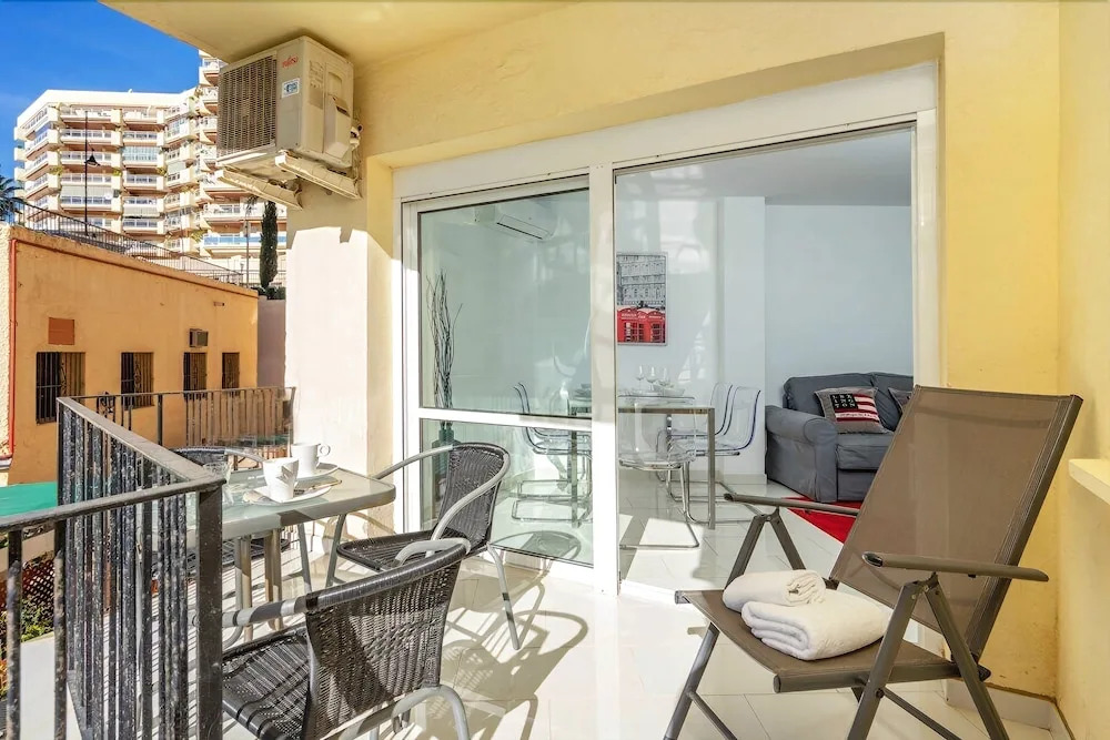 Lovely Beachfront Apartment Ref 88