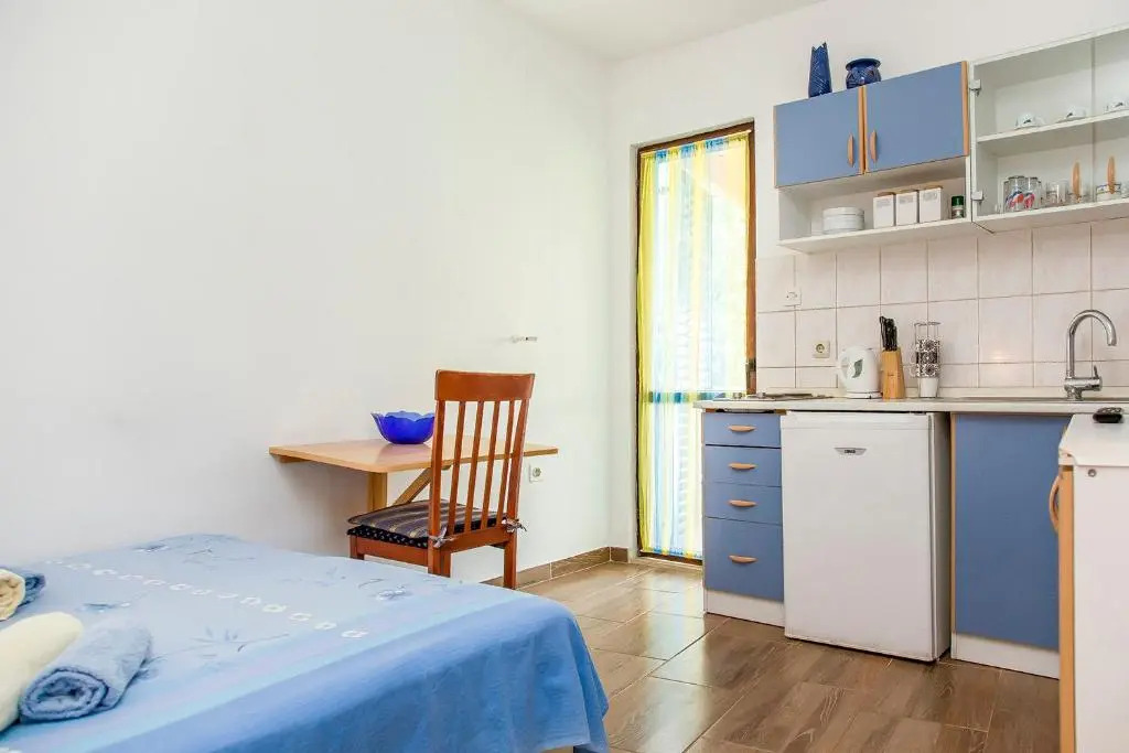 Ante Apartments