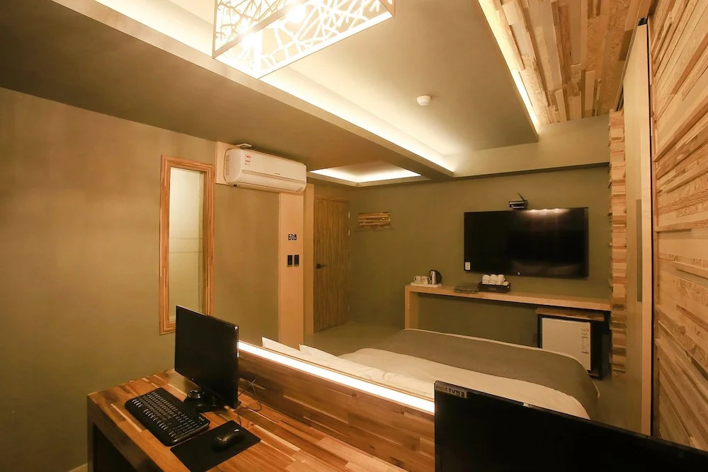 Hotel Form