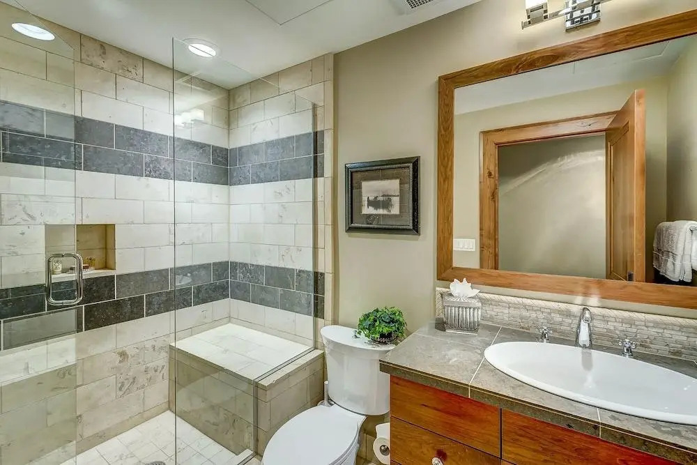 Hummingbird Retreat - Four Bedroom Townhome