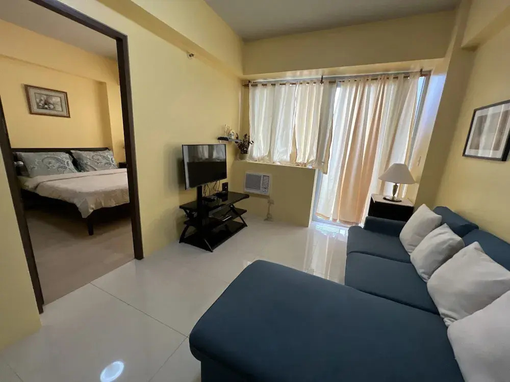 Dels Condotel across NAIA Terminal 3