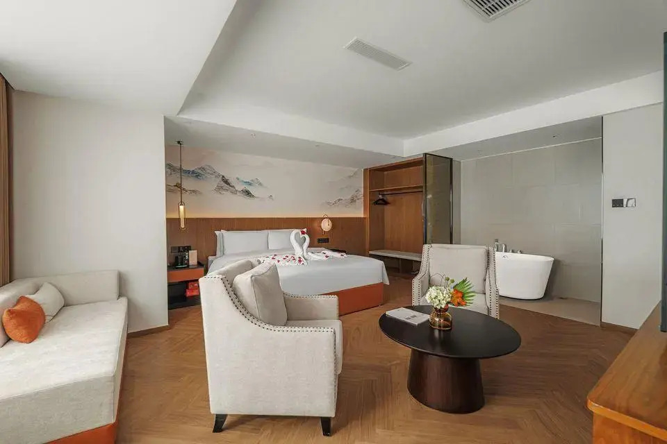 Jincheng Imperial Crown Hotel