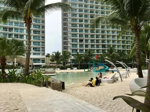 Cozy 1BR w/ Balcony at AZURE