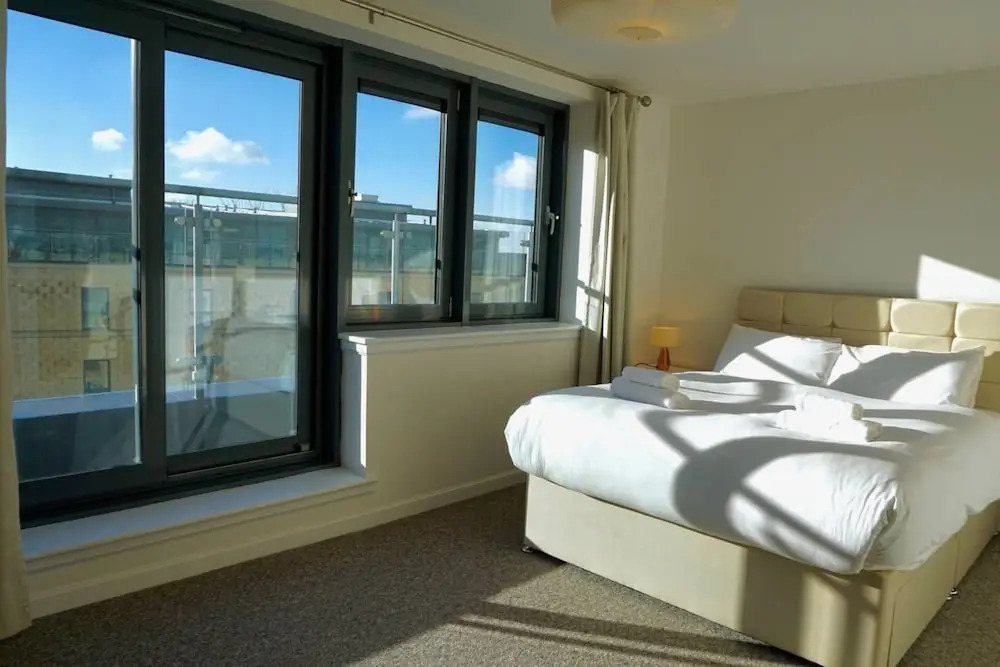 1 Bedroom Penthouse Apartment Near Murrayfield Sleeps 4