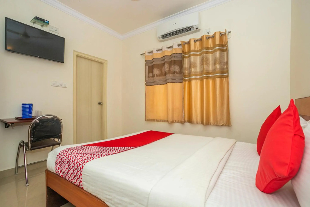 OYO Flagship 9528 Hotel Midas Casita