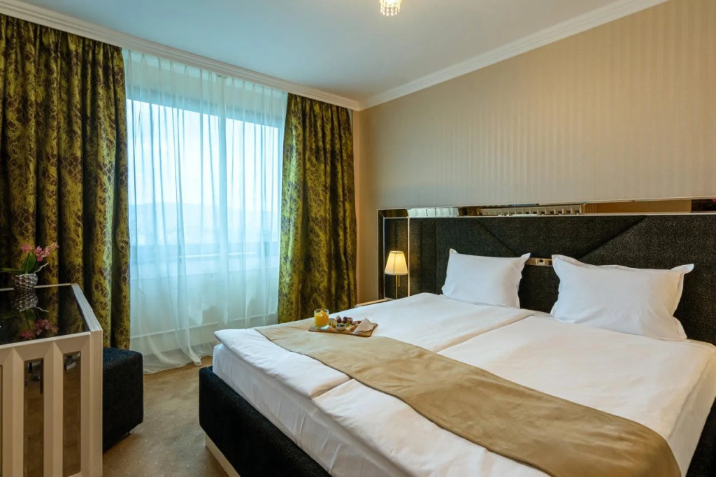 Astoria Grand Hotel