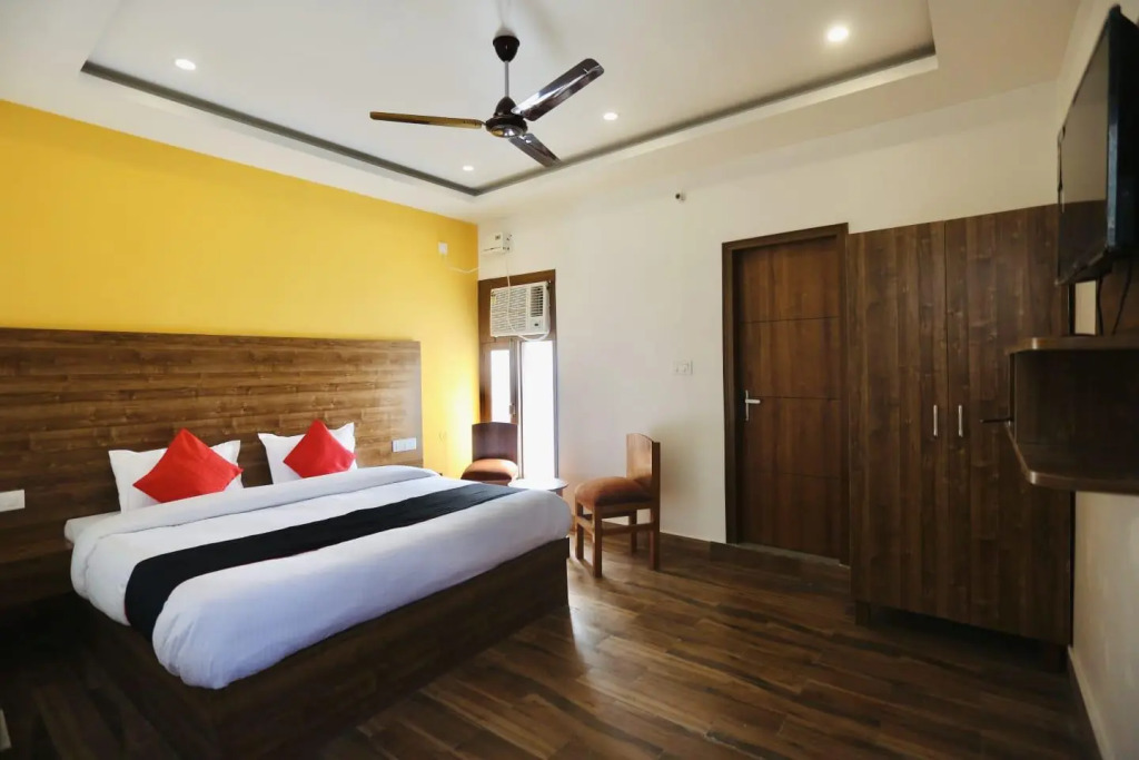 Lushy Days Hotel Nanda