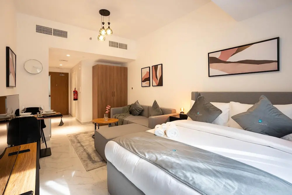 Spacious Studio in Oasis 714