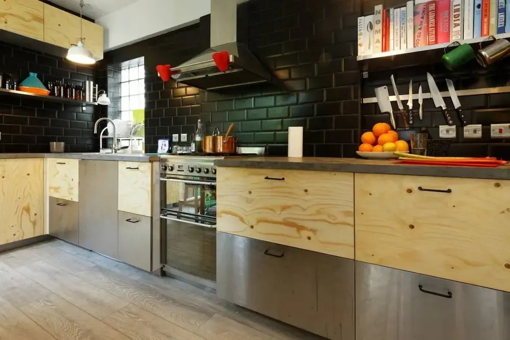 Designer 2 Bedroom Garden Flat in Peckham