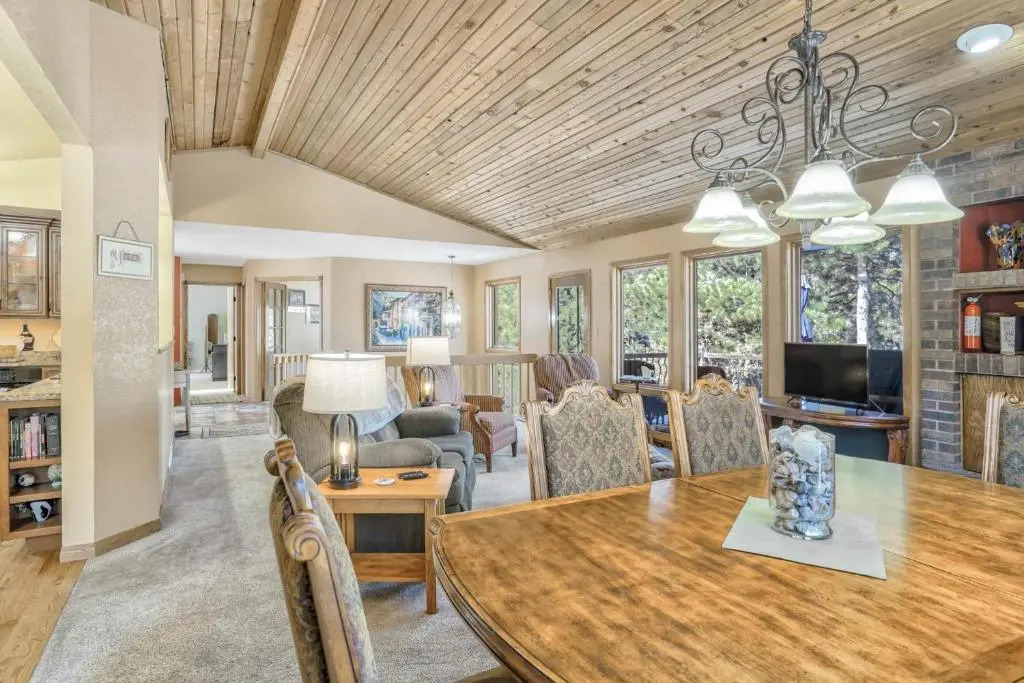 4BD Woodland Lodge Pool Table Grill Dogs Welcome