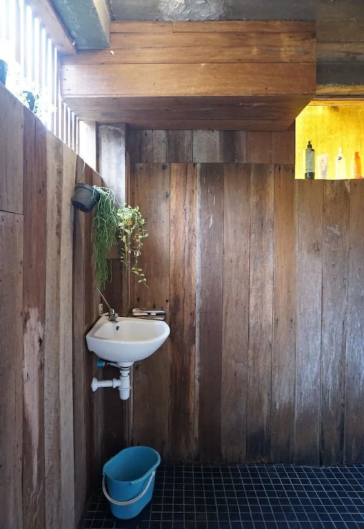 Kaampuju Cafe and Rooms
