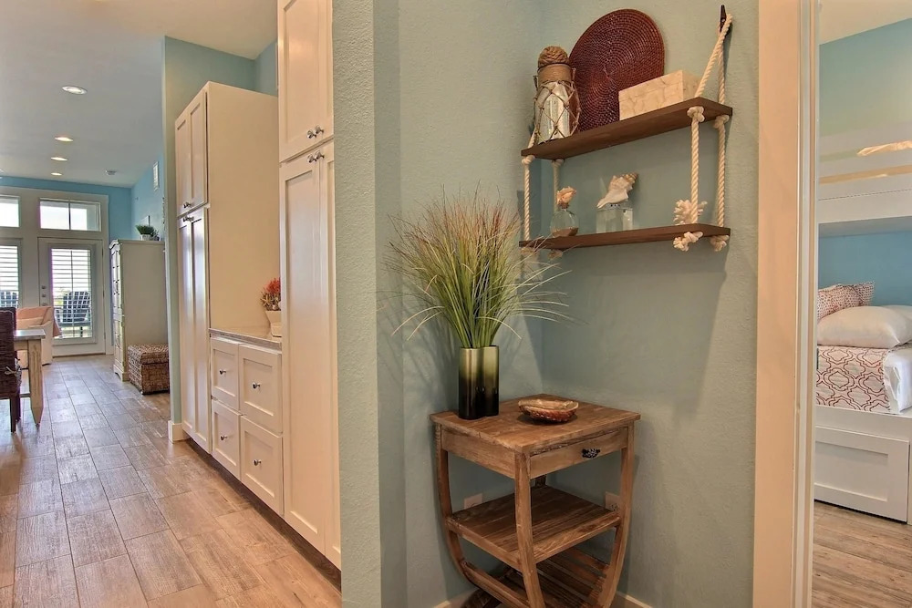 Cinnamon Shore- Coral Sunset TC 2205