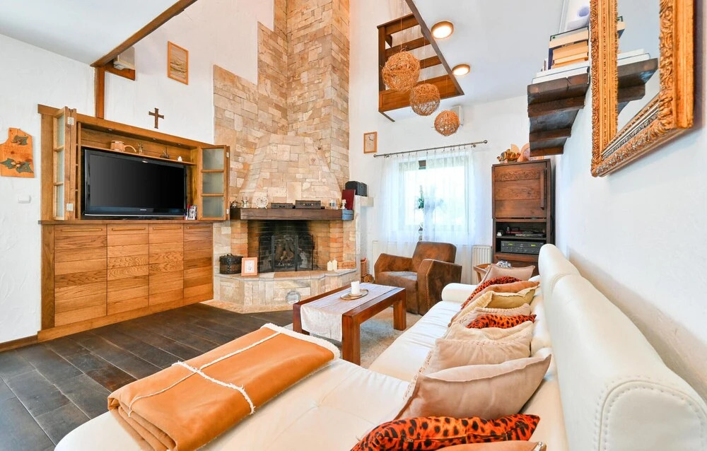 Beautiful Home in Karlovac With Sauna, Wifi and 3 Bedrooms