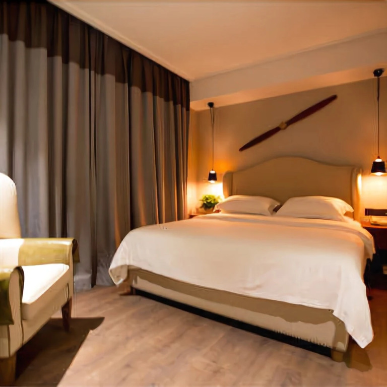 Wuhan Zaixu Hotel