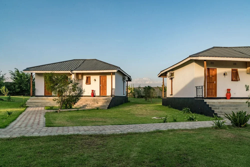 Moyoni Airport Lodge