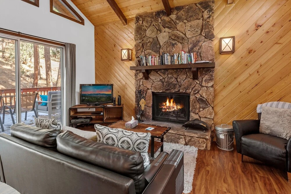 Alpine Retreat Cali Bear - A Forest Escape Complete With Hot Tub And Forest Views! 2 Bedroom Cabin