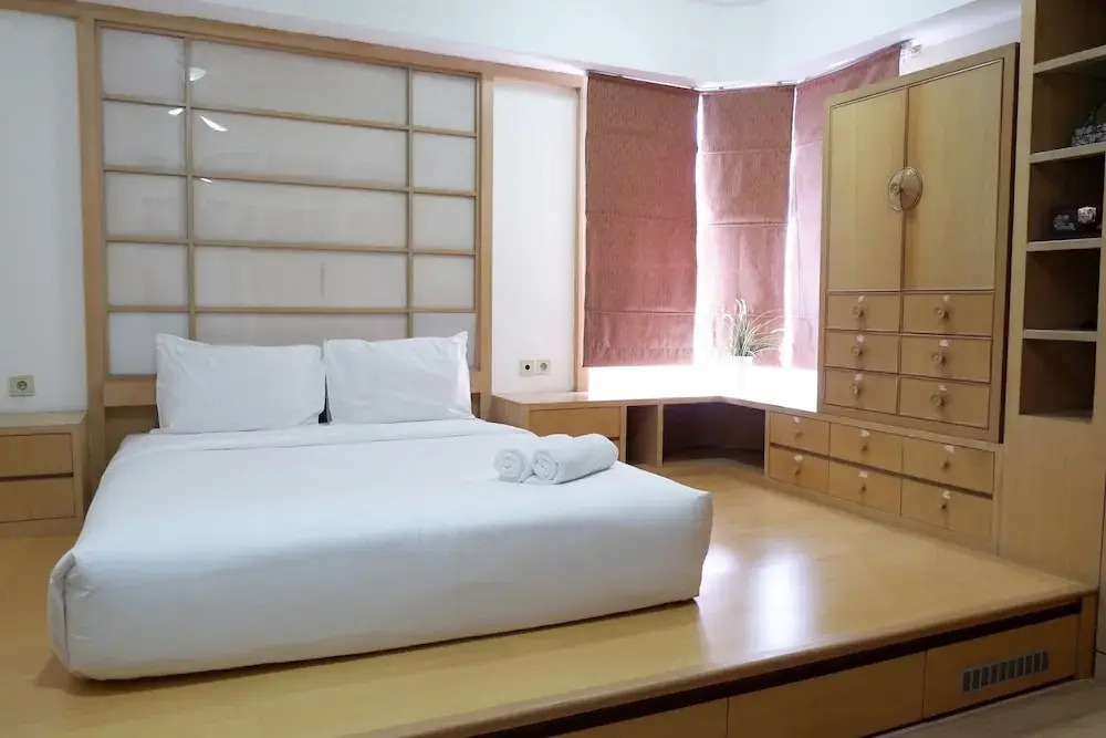 Strategic 3BR Apt at Sudirman Tower Condominuim