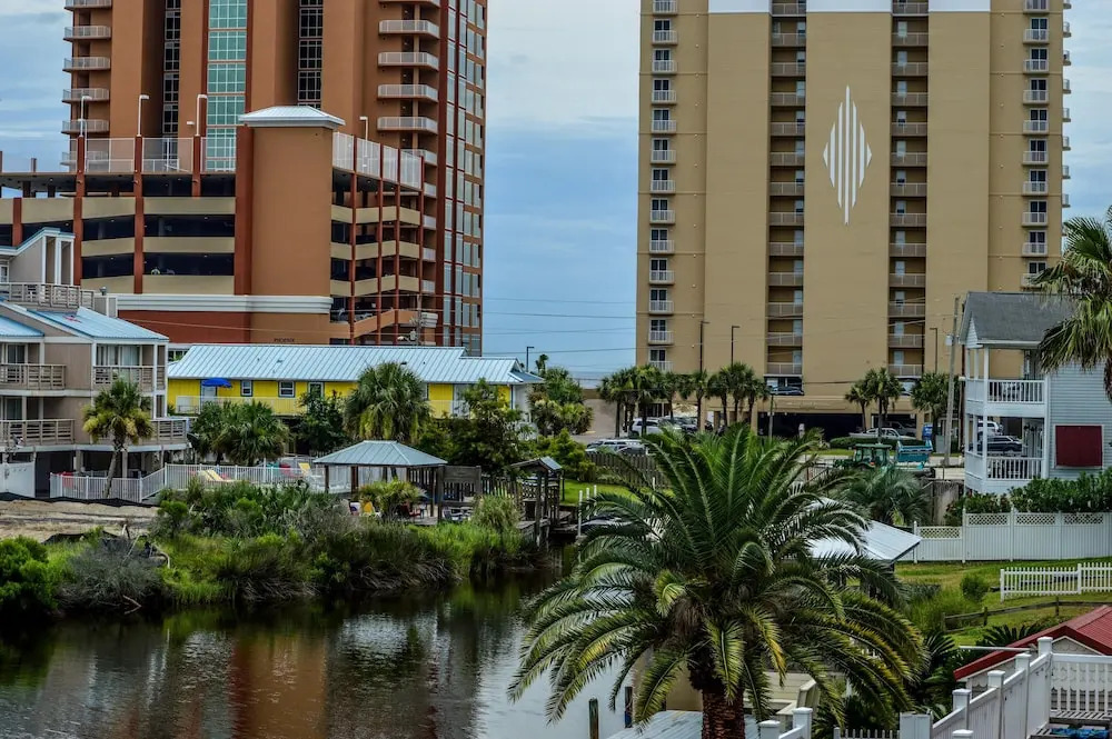 214 Shoreland