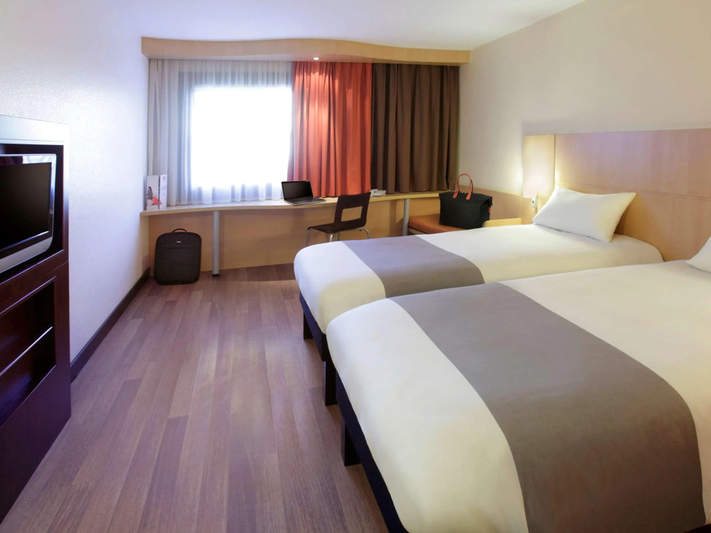 Ibis Budapest Heroes Square
