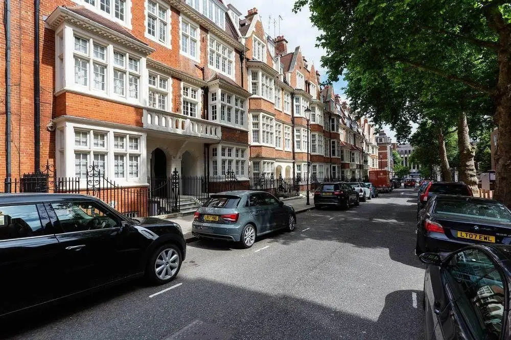 Elegant Home near Kensington High Street