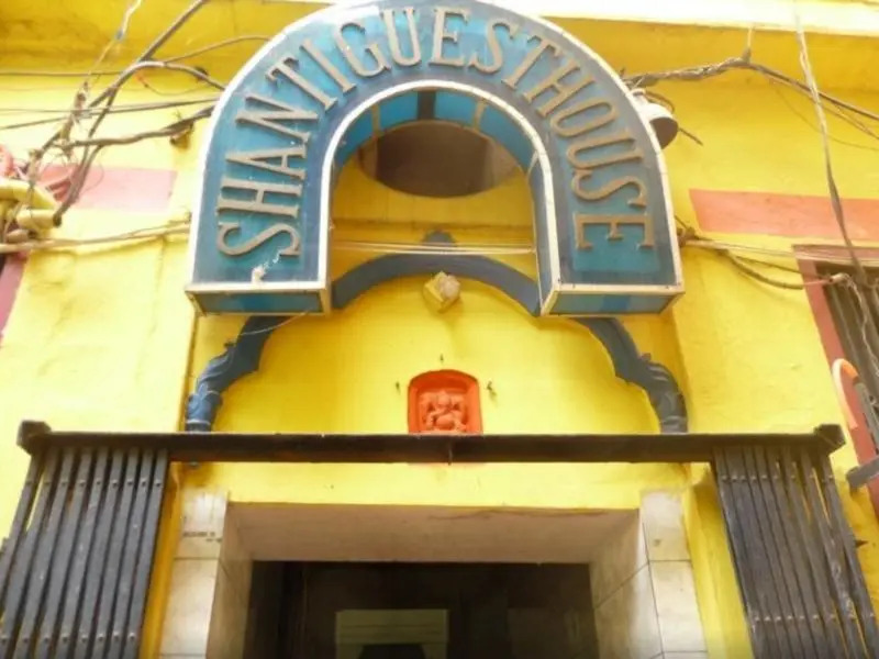 Goroomgo Shanti Guest House Varanasi
