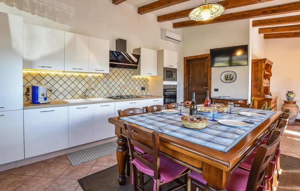 2 Bedroom Amazing Home In Troina