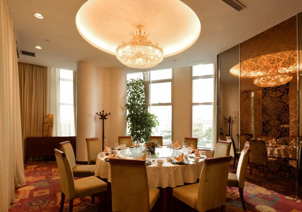 Regal Jinfeng Hotel