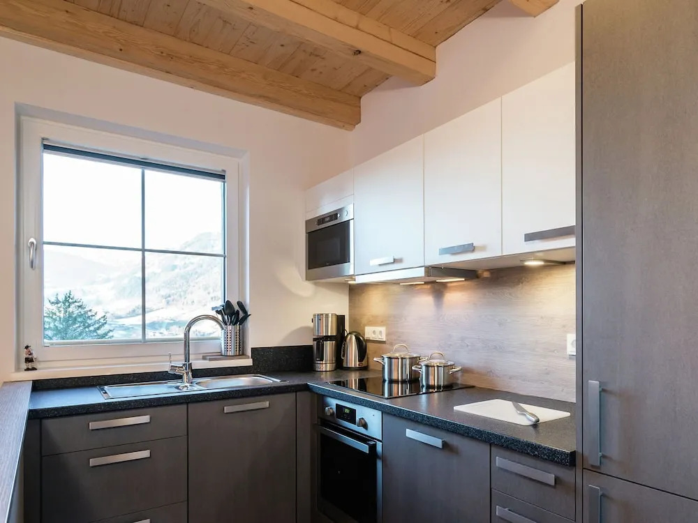 Apartment Alpendorf near Ski Slopes