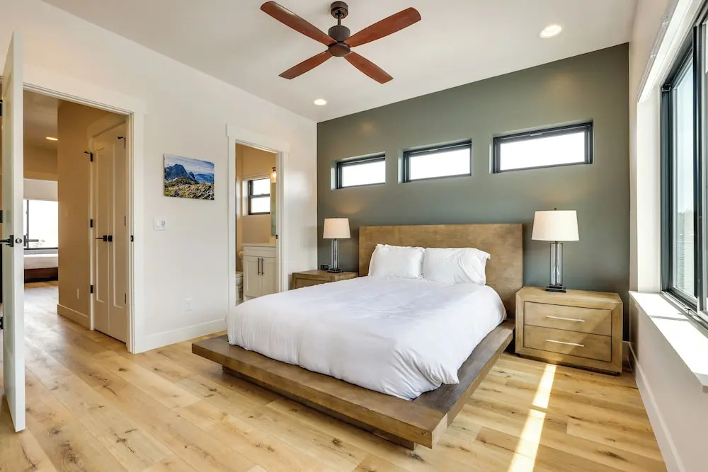 Sleek Fraser Townhome < 8 Mi to Winter Park!