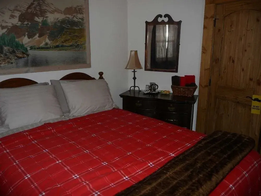 Stay Twin Lakes Cottage