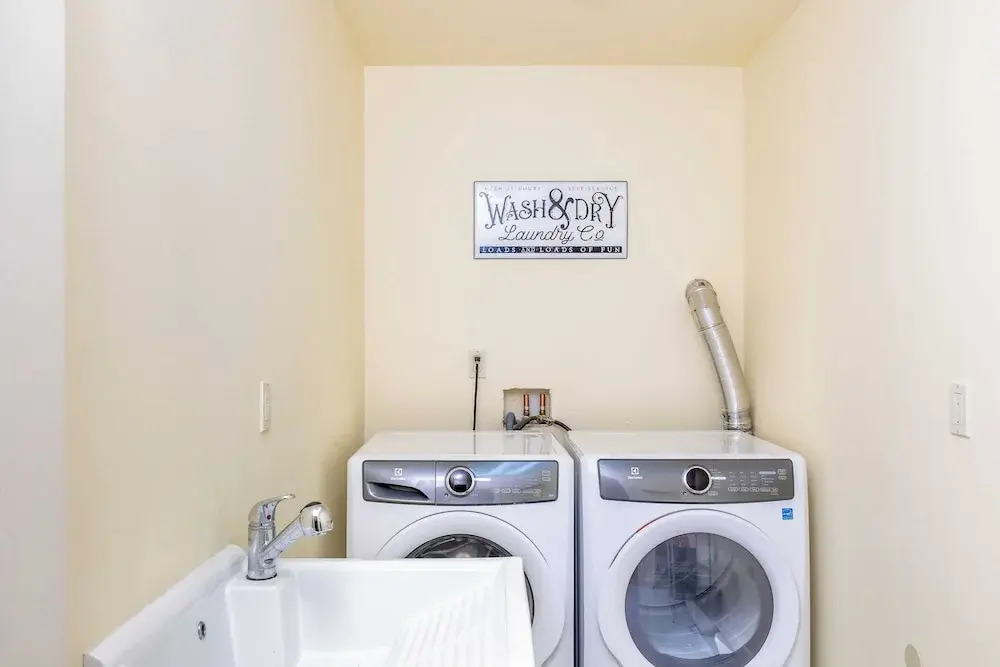 Harborview Getaway by Avantstay Walk to Beach