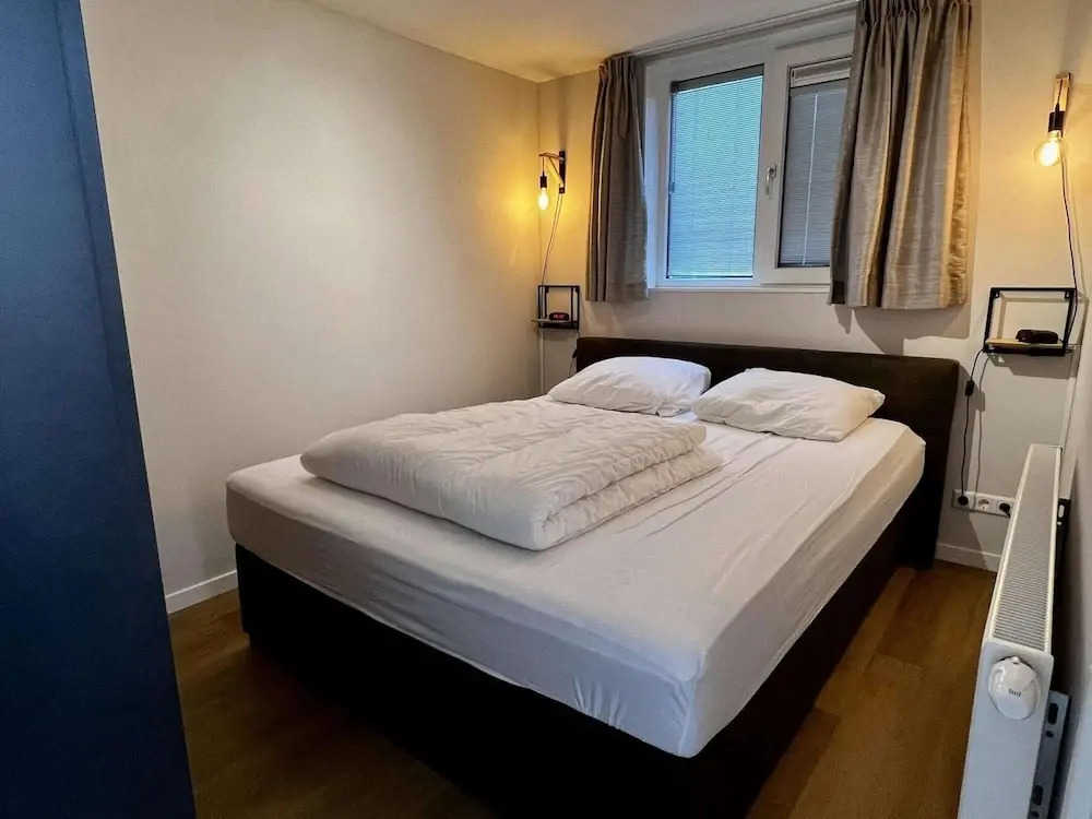 Comfortable and Modern Furnished Holiday Home, Sleeps 6, Wifi on Quiet Holiday Park Close to Beach, Woods and Dunes