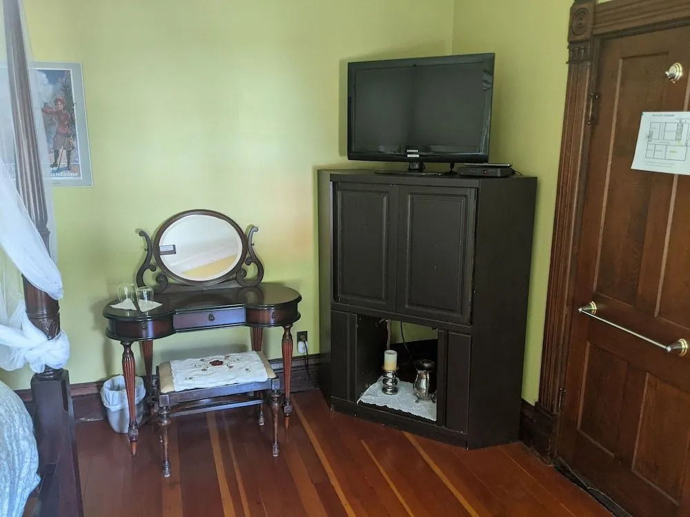 Holten Heritage House Bed and Breakfast
