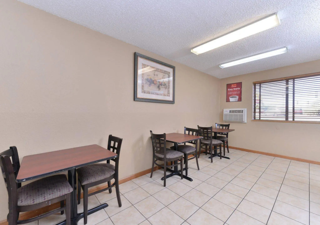 Days Inn by Wyndham Waukegan