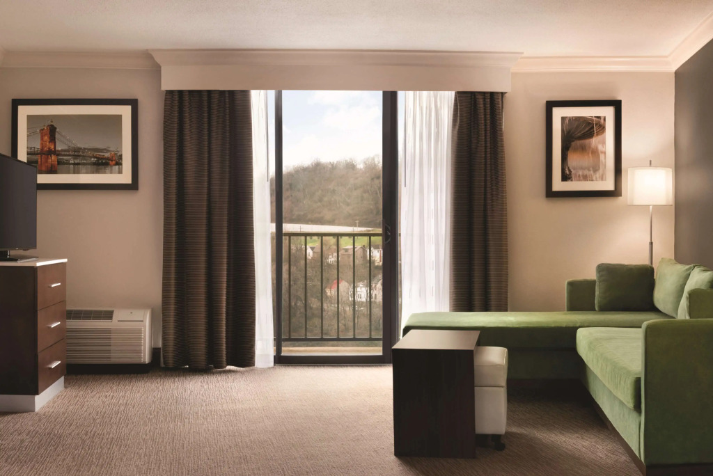 Radisson Hotel Cincinnati Riverfront
