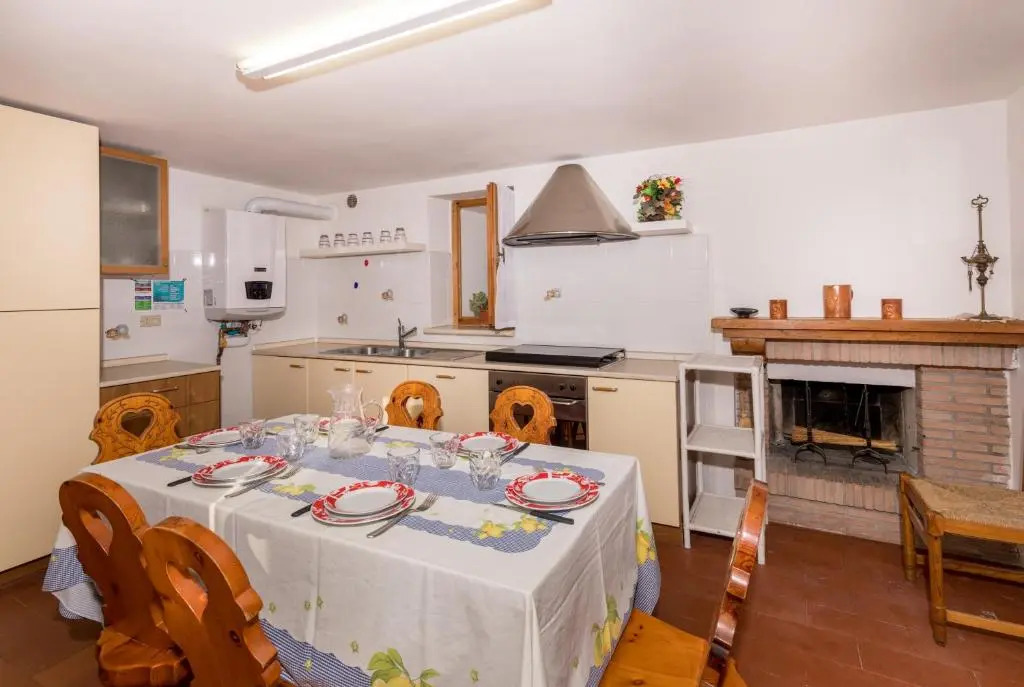 Borgo Santa Lucia Apartment with Private Parking & Garden
