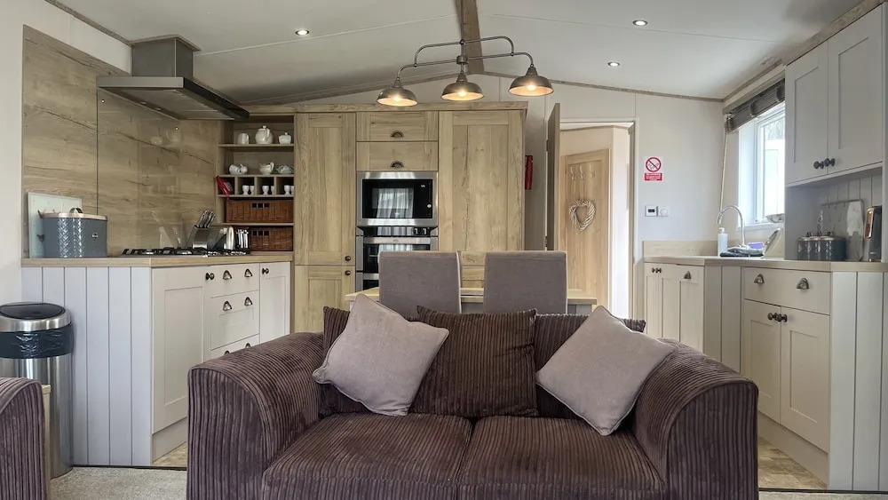Immaculate 3-bed Lodge in Out Rawcliffe