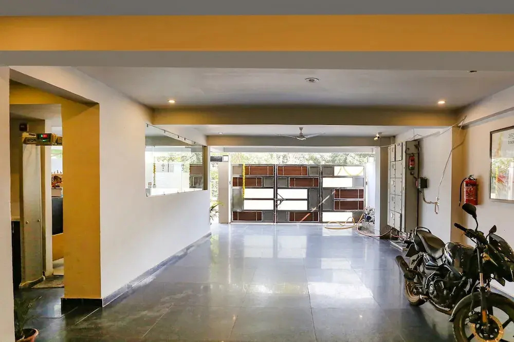FabHotel Novel Suites