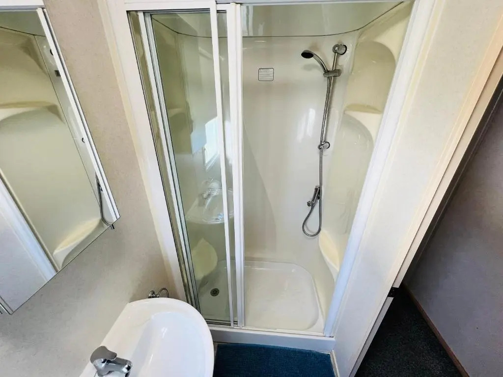 3 Bedroom Caravan KG37, Dog Friendly, Shanklin, Isle of Wight