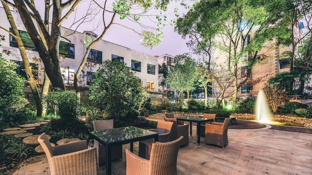 Atour Hotel Shenzhen Luohu Shuibei IBC