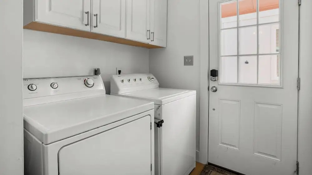 3 Minutes to 30A Beaches; Pretty in Pink Seagrove Home