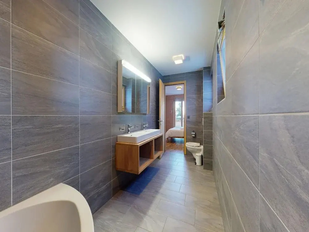 Les Mayens MB 001 - Luxury Apartment 8 Pers